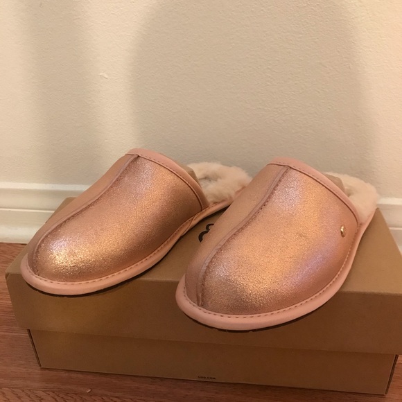 womens gold ugg slippers